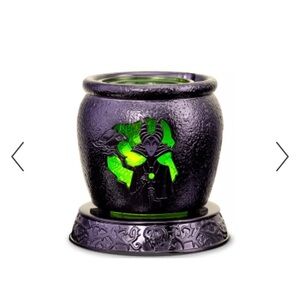 Scentsy Disney Villains Warmer in Black and Purple Brand new in box.